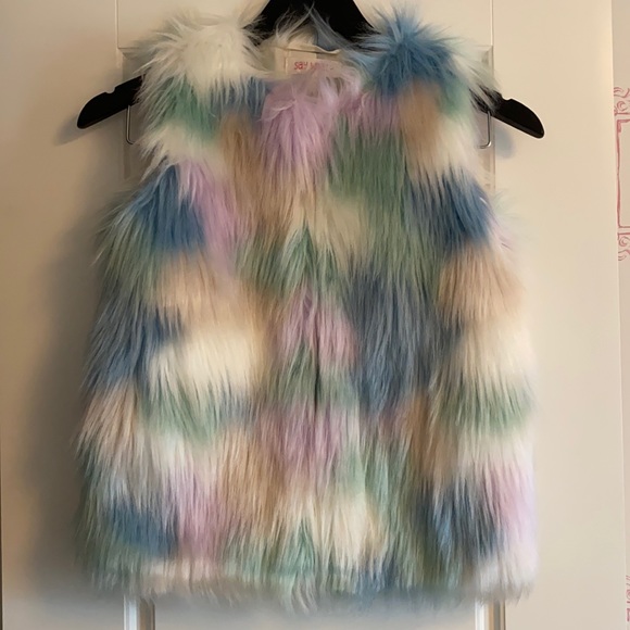 Fuzzy Girls Vest - Picture 1 of 3